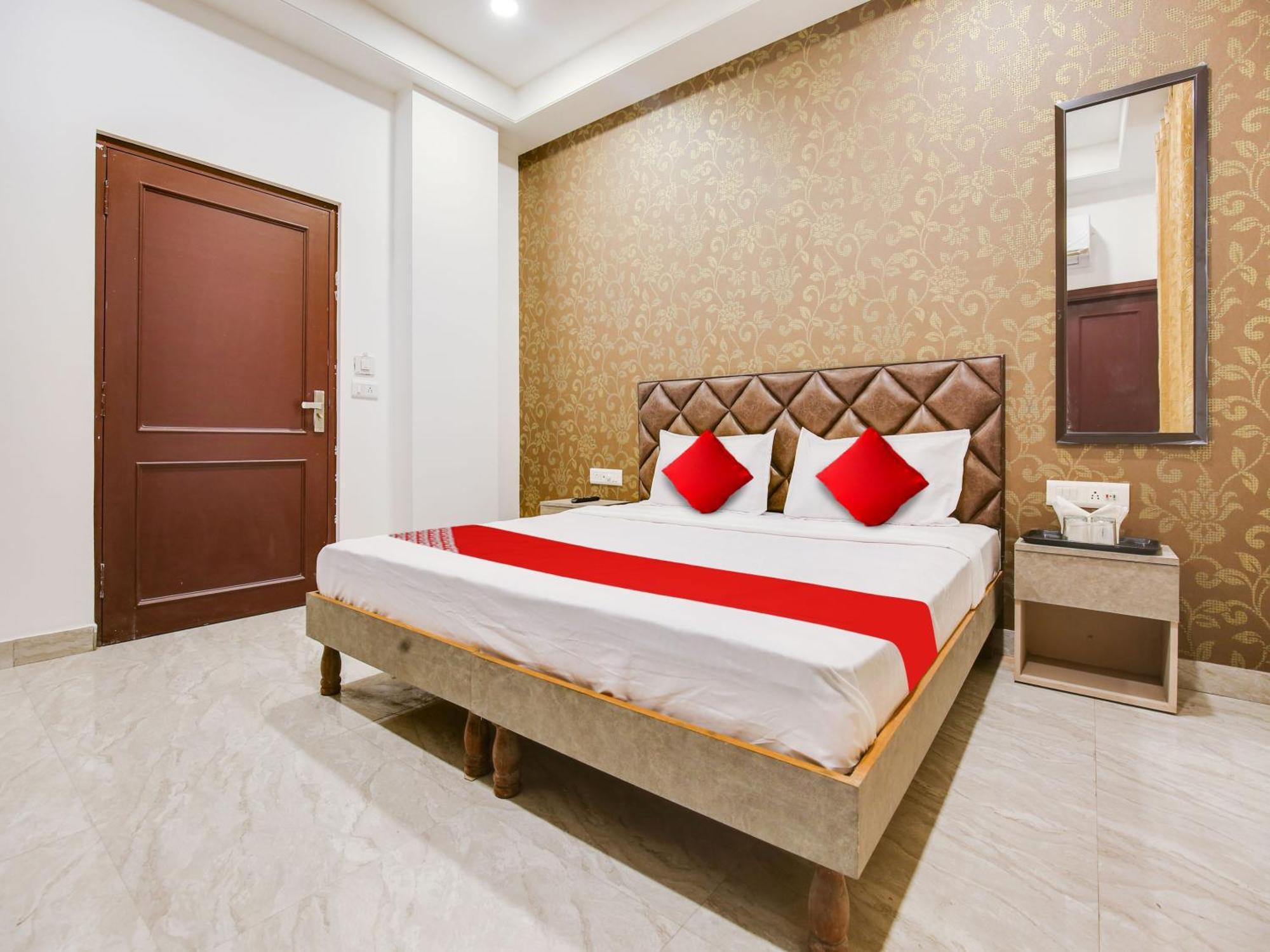 Hotel O Baran Classic Ludhiana Buitenkant foto