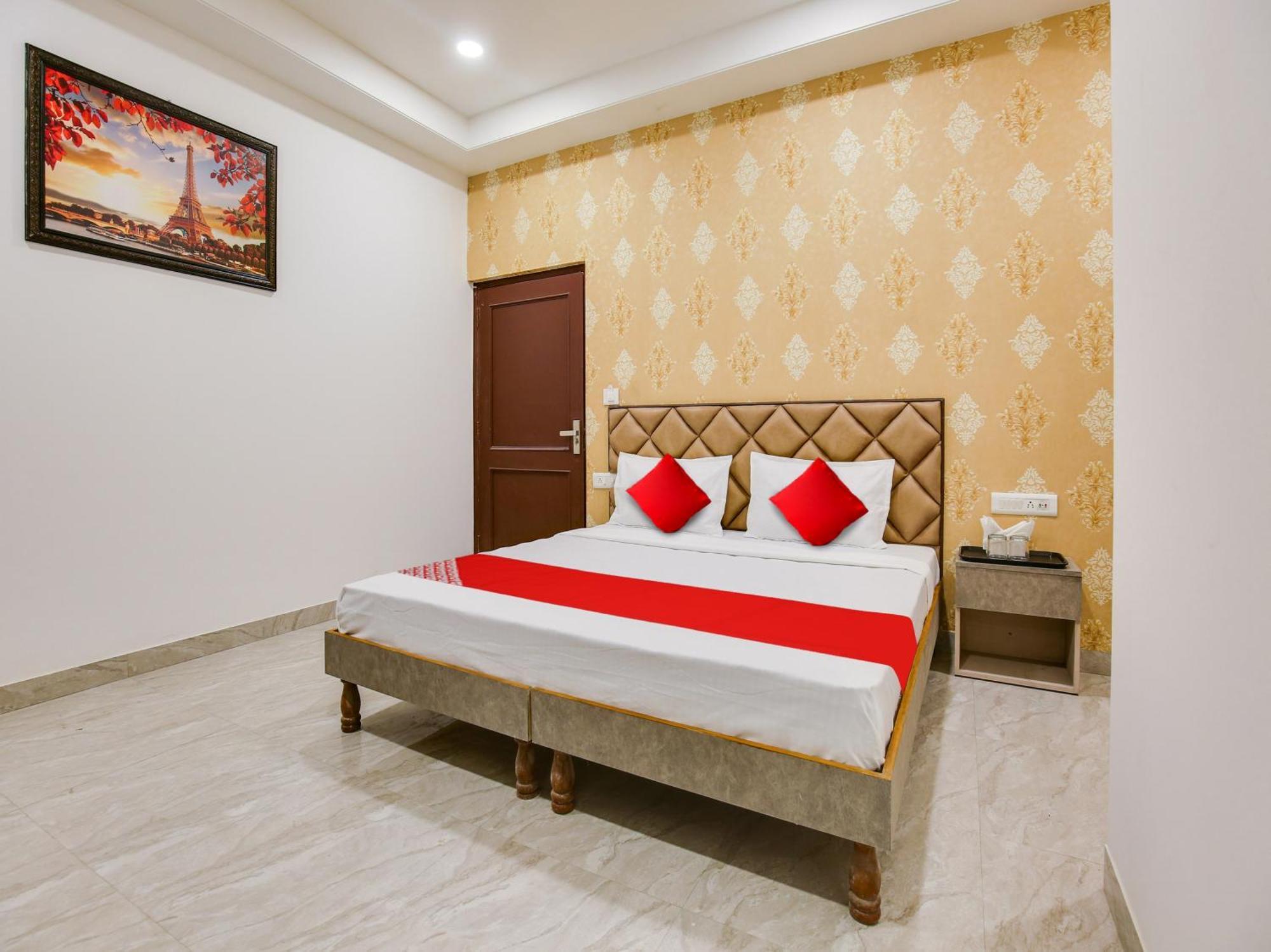 Hotel O Baran Classic Ludhiana Buitenkant foto