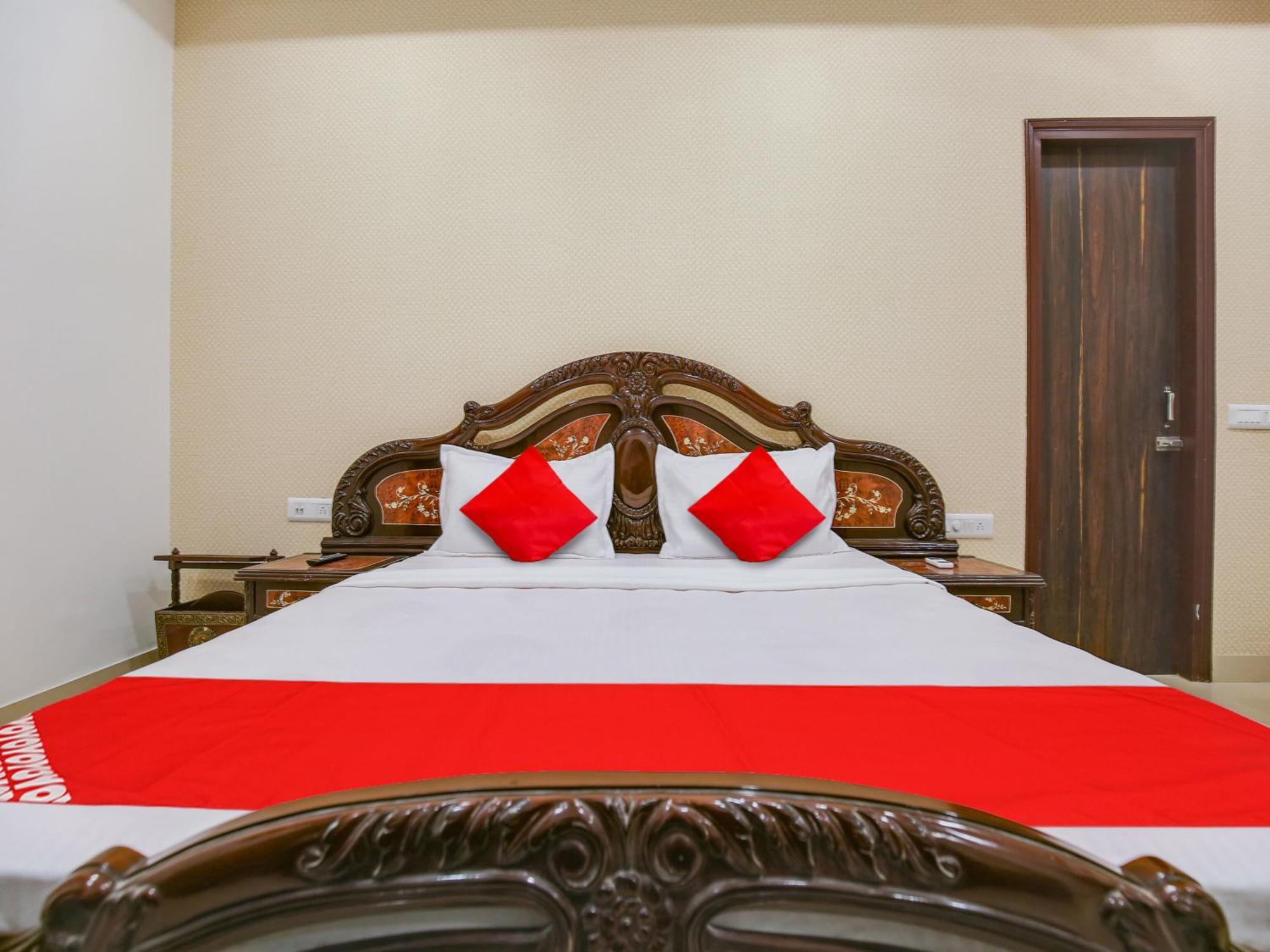 Hotel O Baran Classic Ludhiana Buitenkant foto