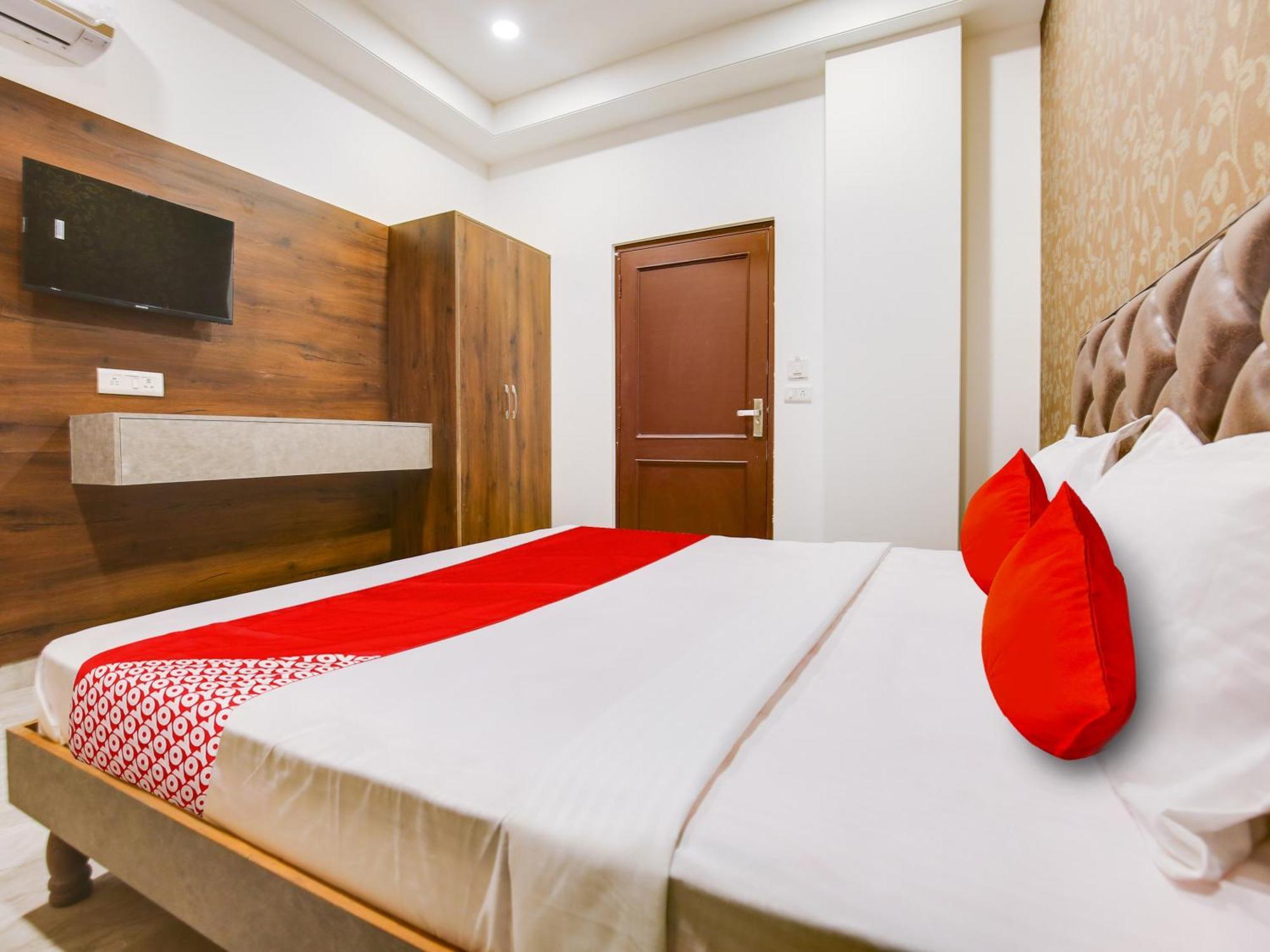 Hotel O Baran Classic Ludhiana Buitenkant foto
