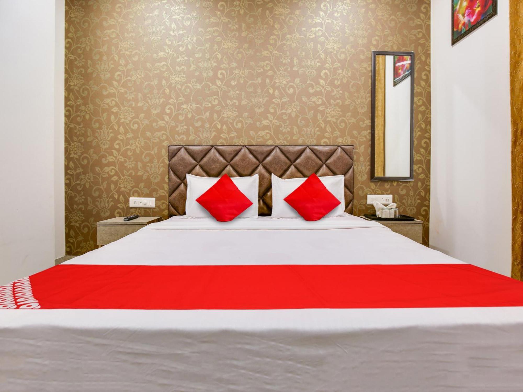 Hotel O Baran Classic Ludhiana Buitenkant foto