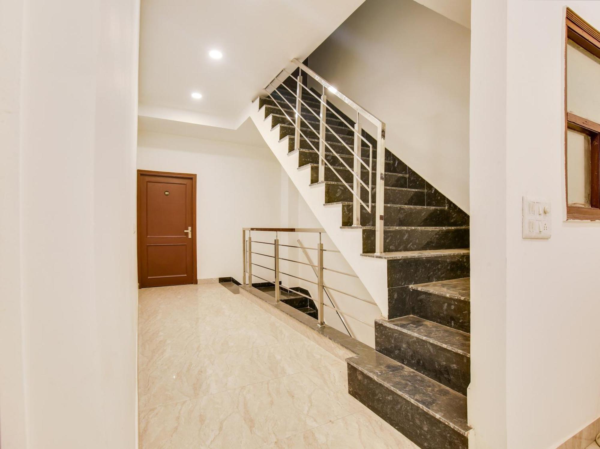 Hotel O Baran Classic Ludhiana Buitenkant foto