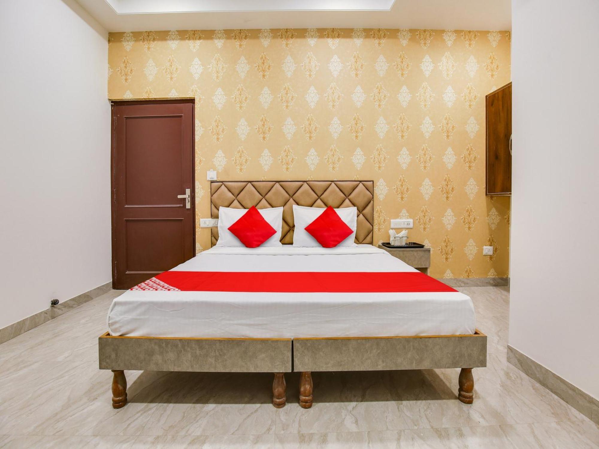 Hotel O Baran Classic Ludhiana Buitenkant foto